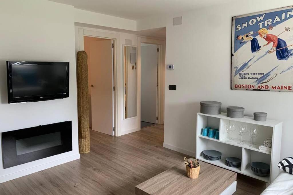 Loft Con 2 Recien Reformado. Apartment Jaca